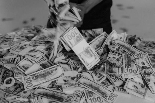 信用卡欠款超過(guò)5萬(wàn)逾期會(huì)怎樣？一定會(huì)坐牢嗎？