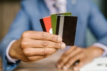 光大信用卡逾期了怎么跟銀行協(xié)商解決？哪些是錯誤做法？