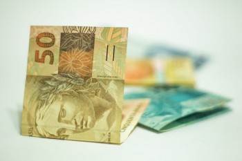 信用卡逾期后怎么計(jì)算利息？多久能恢復(fù)使用？