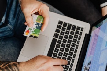 哪個信用卡借款利息低？辦理信用卡需要什么條件？