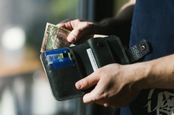 欠信用卡多少錢會被起訴坐牢？起訴了多久法院強制執(zhí)行？
