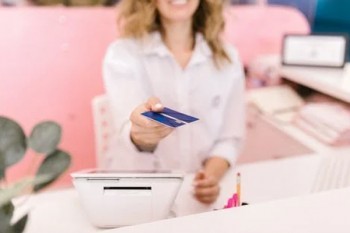 交通信用卡逾期了怎么跟銀行協(xié)商解決