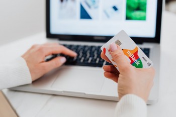 信用卡可以協(xié)商還款嗎？可以存錢嗎？