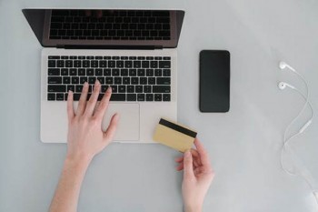 沒錢還信用卡了怎么辦要如何處理？未還影響信用嗎？