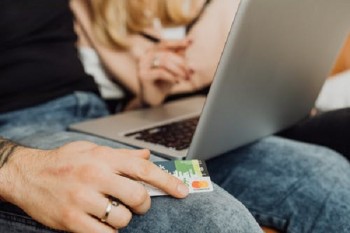 有信用卡逾期記錄能辦貸款買房？信用卡逾期后怎么進(jìn)行貸款？