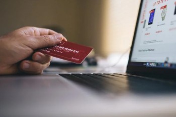 信用卡中心發(fā)的催收短信是真的嗎