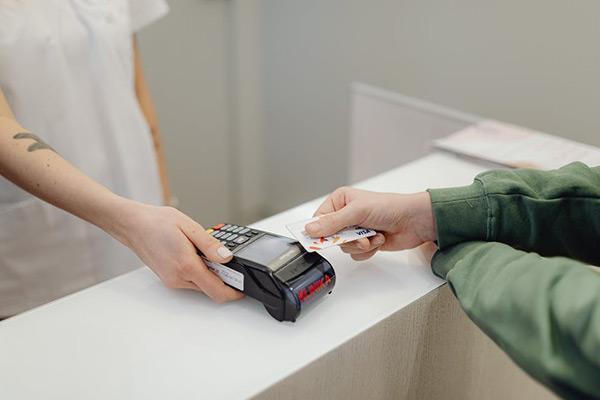 農(nóng)行信用卡逾期了怎么跟銀行協(xié)商解決