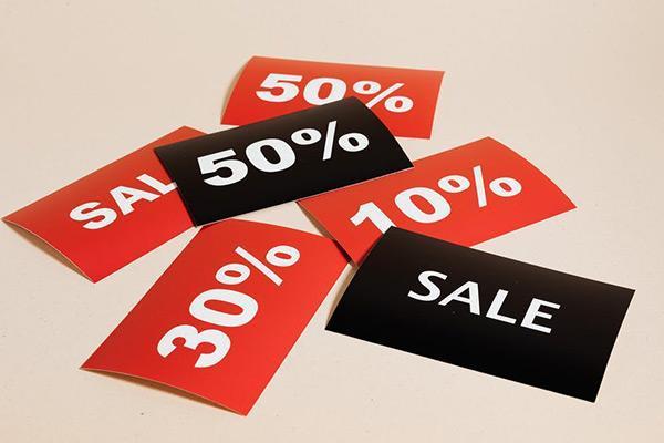 信用卡逾期的利息和違約金怎么算？有何區(qū)別？