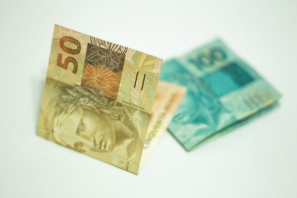 信用卡到期不換卡會(huì)怎樣？還有欠款怎么辦？