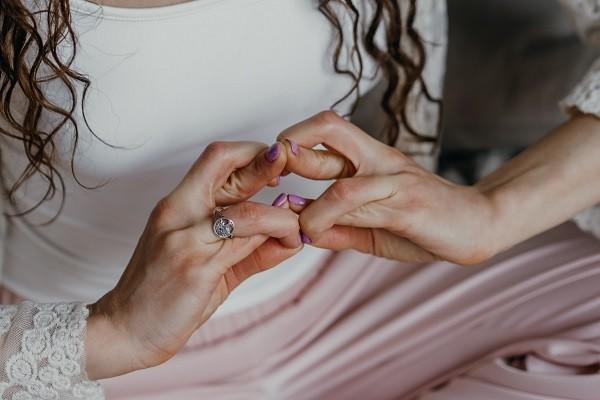 自己可以申請(qǐng)停息掛賬嗎？可以申請(qǐng)延期還款嗎？