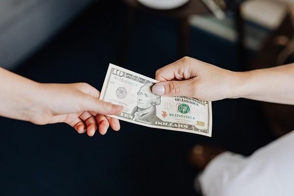 信用卡債務(wù)協(xié)商處理可行嗎？需需先交誠意金嗎？