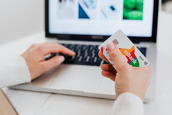 光大信用卡服務(wù)電話是什么？光大信用卡好申請嗎？