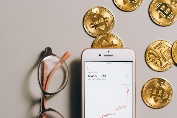 金條逾期一年多信用上沒顯示可能嗎？逾期記錄多久才能消除？