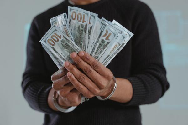 京東金條逾期一天立馬還款會有影響嗎？影響貸款嗎？