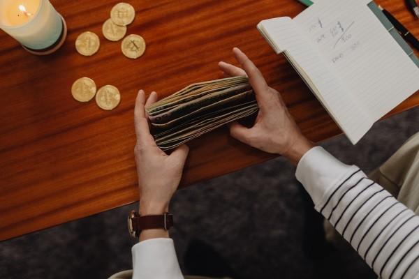 銀行信用卡怎么注銷？逾期注銷會(huì)怎么樣？
