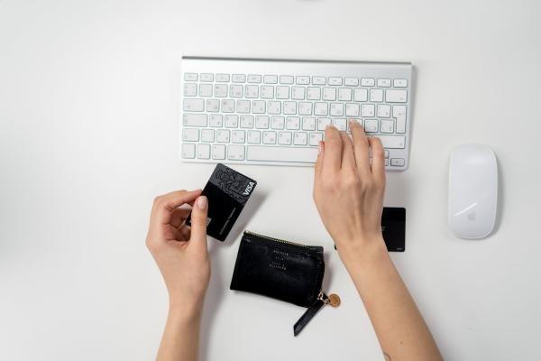 信用卡逾期銀行到家家訪(fǎng)是真的嗎？可以拒絕嗎？