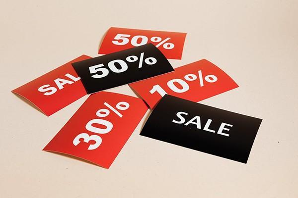 銀行信用卡催收到家里了合法嗎？信用卡催收如何投訴？