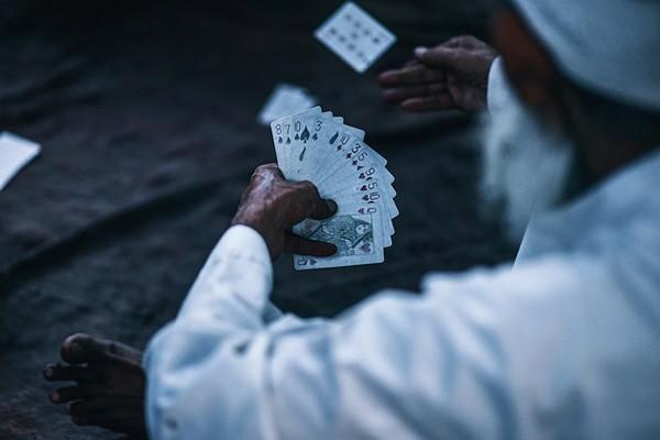 招行百夫長(zhǎng)信用卡年費(fèi)多少？年費(fèi)能減免嗎？