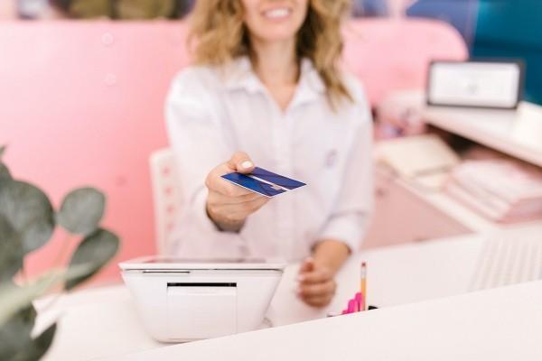 招商銀行信用卡怎么分期？招商銀行信用卡分期影響信用嗎？
