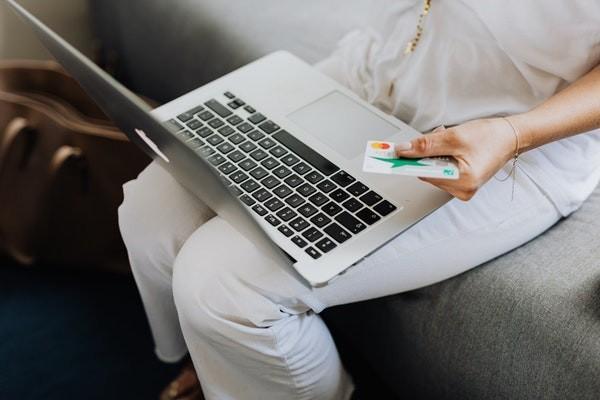 招商銀行有免年費(fèi)的信用卡嗎？借款額度一般是多少？