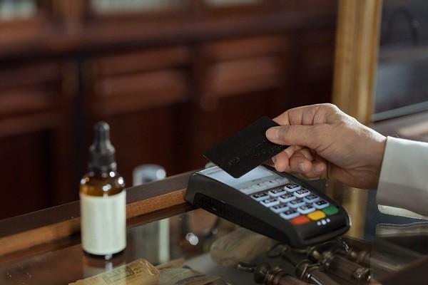 招商銀行信用卡逾期了還能辦儲蓄卡嗎