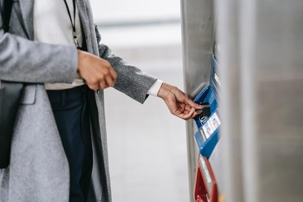 花唄逾期打電話給家里人催收合法嗎