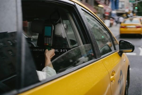 微粒貸逾期了催收人找到我家里去了怎么辦