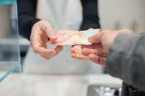 信用卡逾期3天沒(méi)事吧？還信用卡逾期三天影響信用嗎？