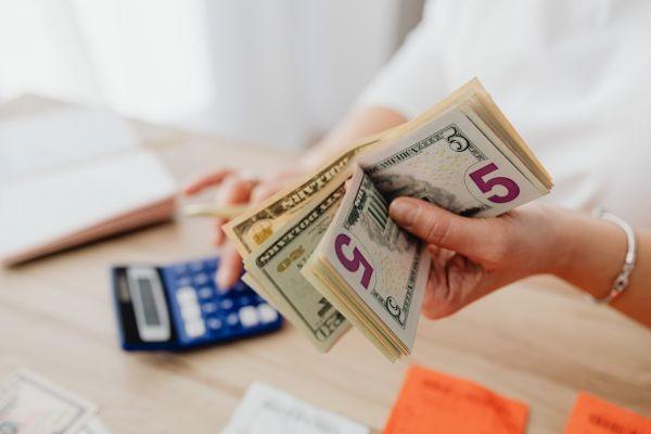 招商銀行信用卡能逾期幾天呢？信用卡逾期怎么協(xié)商減免？
