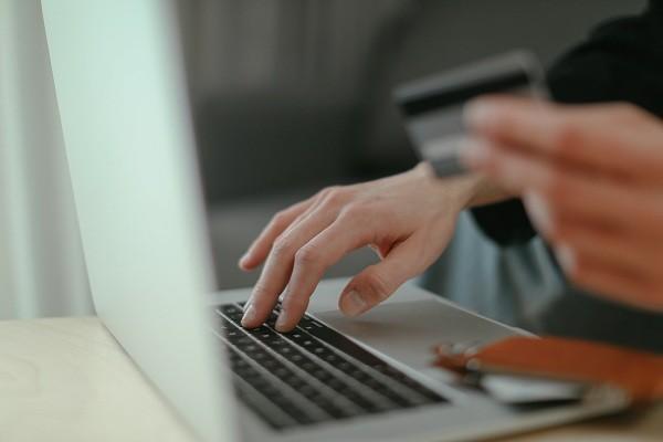 怎么查信用卡欠款本金？欠款利息如何計算的？