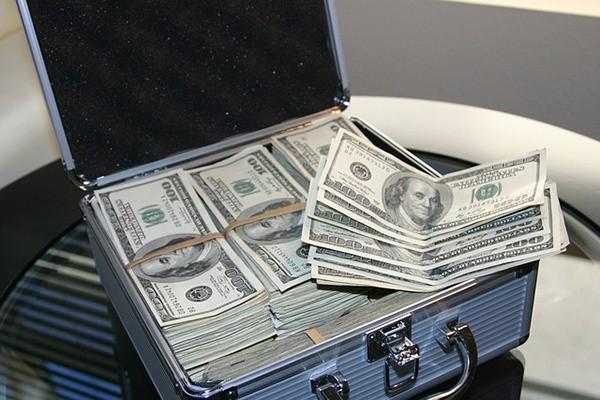 信用卡逾期還可以借錢嗎？信用卡借錢有利息嗎？
