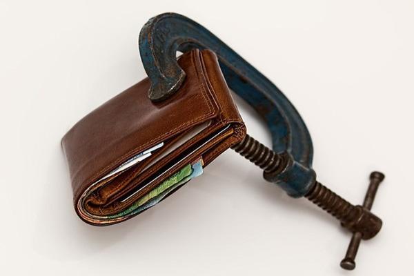 廣發(fā)銀行信用卡逾期六萬多怎么解決？應對策略有這些