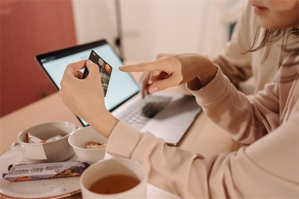 郵政信用卡可以逾期幾天？逾期被起訴會被限制高消費(fèi)嗎？
