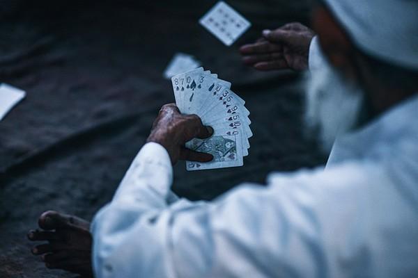 民生信用卡逾期怎么處理？逾期多久會(huì)停卡？