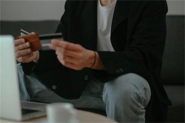招行信用卡逾期六萬還不上會怎樣嗎？怎么解決？