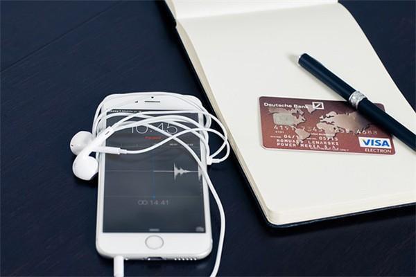 能主動打電話給信用卡分期嗎？分期手續(xù)費高嗎？