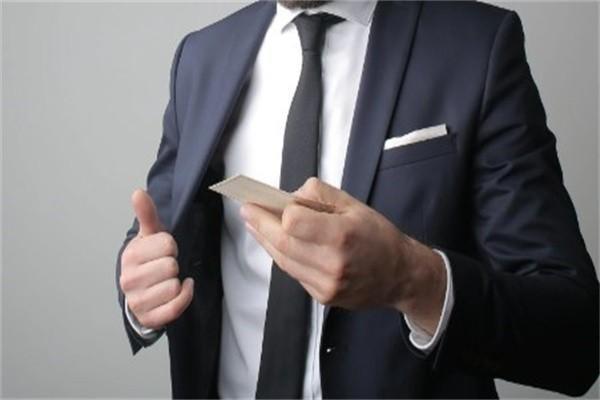 欠微粒貸一萬多會上門催收么？逾期如何妥善處理？