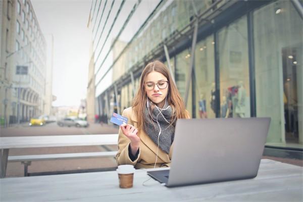 免費光大白金信用卡申請嗎？申請條件分析