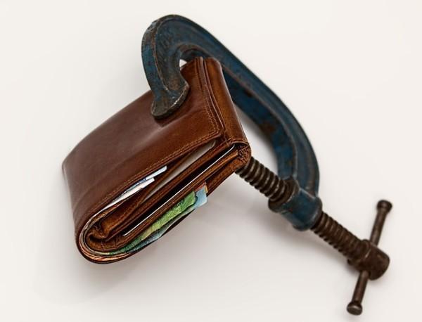 信用卡逾期幾天違約金可以撤銷